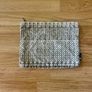 Manaola Zipper Clutch